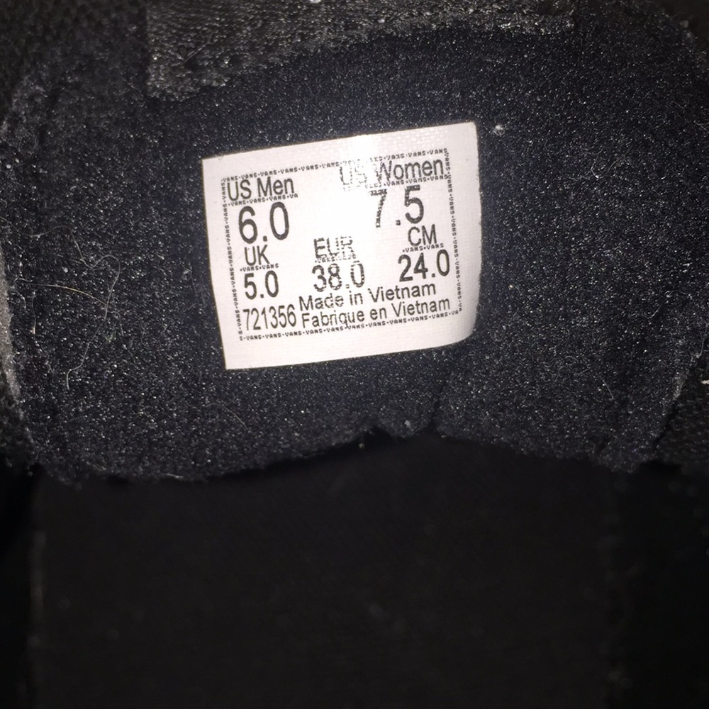 Vans - Picture 2 of 2